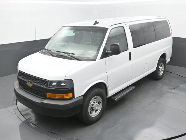 Used 2022 Chevrolet Express 2500 LS w/ Driver Convenience Package RWD image 16