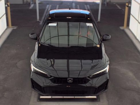 Used 2025 Honda Civic Sport Touring image 2