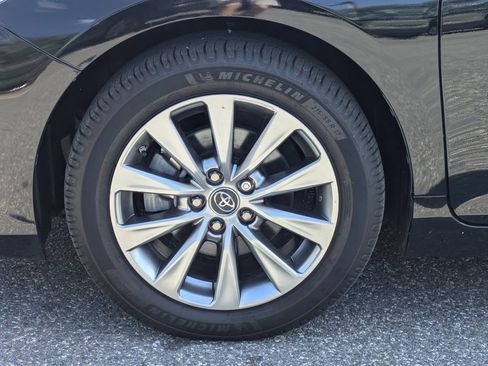 Used 2017 Toyota Camry XLE image 9