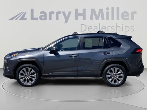 Used 2020 Toyota RAV4 XLE Premium AWD/4WD image 2