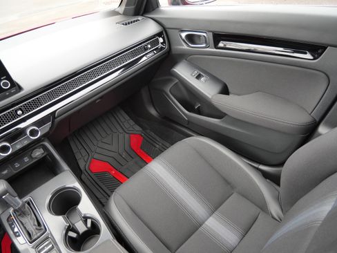 Used 2025 Honda Civic Sport image 11