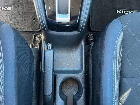 Used 2018 Nissan Kicks S FWD image 29