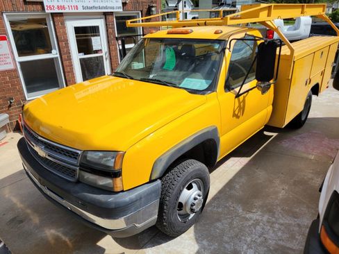 Used 2005 Chevrolet Silverado 3500 2WD Regular Cab image 6