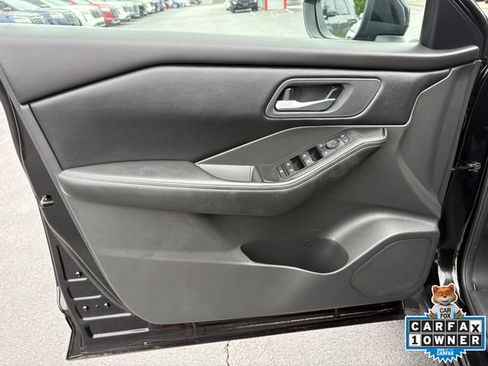 Used 2025 Nissan Rogue SV FWD image 25