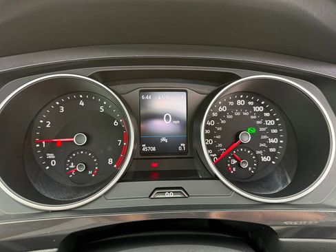 Used 2021 Volkswagen Tiguan SE w/ Panoramic Sunroof Package image 15