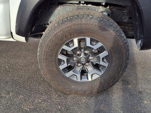 Used 2023 Toyota Tacoma TRD Off-Road image 23