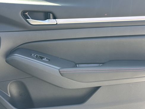 New 2026 Nissan Altima 2.5 SR w/ SR Midnight Edition Package FWD image 14