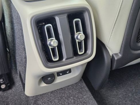 New 2026 Volvo XC40 B5 Plus w/ Protection Package Premier AWD/4WD image 15