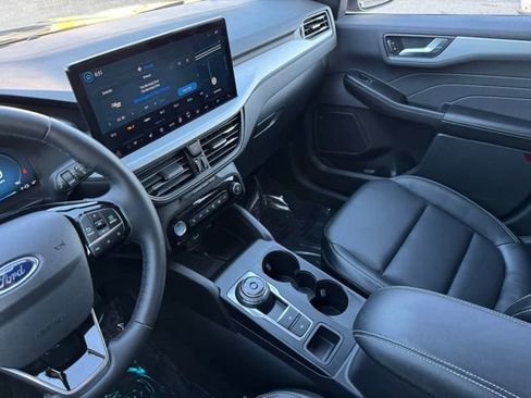 Used 2023 Ford Escape Platinum AWD/4WD image 15