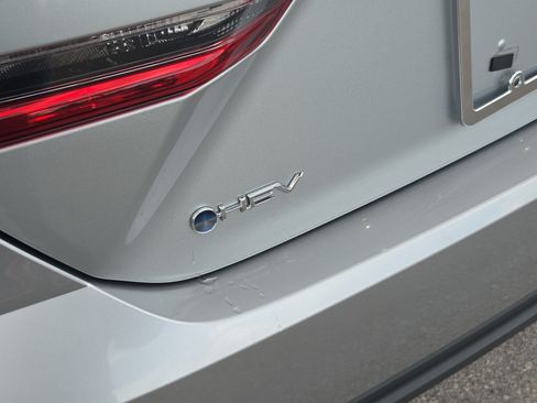 Used 2025 Toyota Camry LE FWD image 27