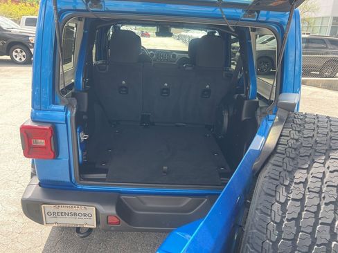 Used 2022 Jeep Wrangler Unlimited Sahara w/ Cold Weather Group AWD/4WD image 12