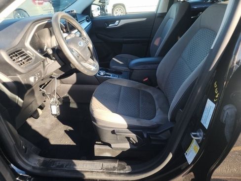 Used 2021 Ford Escape SE image 3