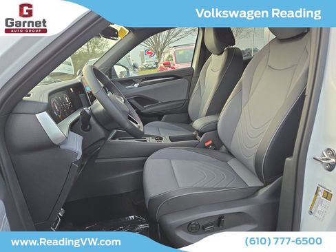 New 2026 Volkswagen Tiguan SE R-Line image 10