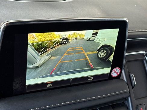 Used 2024 GMC Yukon XL SLT image 20