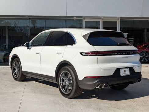 Used 2025 Porsche Cayenne image 3
