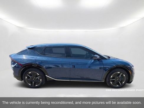 Used 2025 Kia EV6 Wind RWD image 4