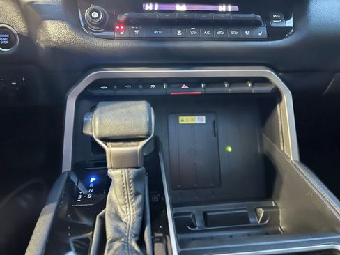 Used 2024 Toyota Tundra Limited image 39