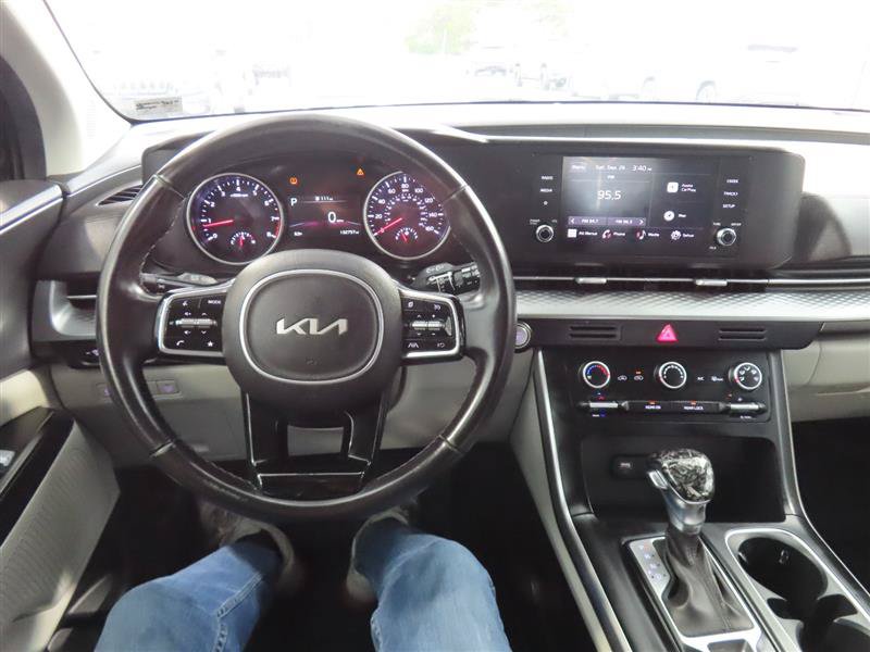 Used 2023 Kia Carnival LX FWD image 20