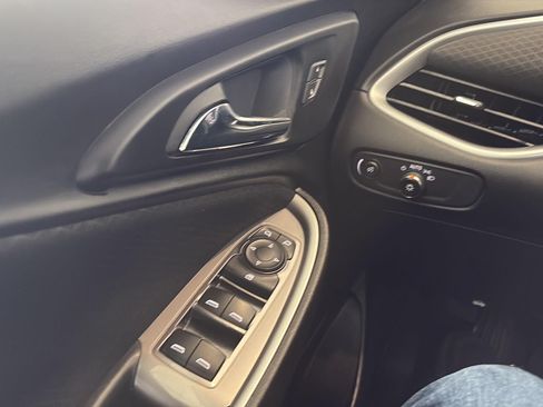 Used 2018 Chevrolet Malibu LS FWD image 13
