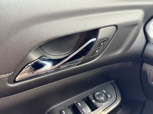 Certified 2023 GMC Acadia SLT w/ Elevation Edition AWD/4WD image 40