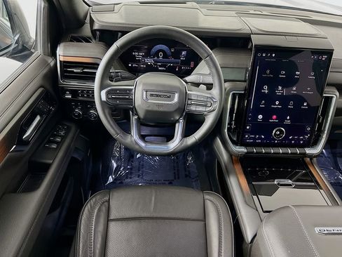 Used 2025 GMC Yukon XL Denali AWD/4WD image 23