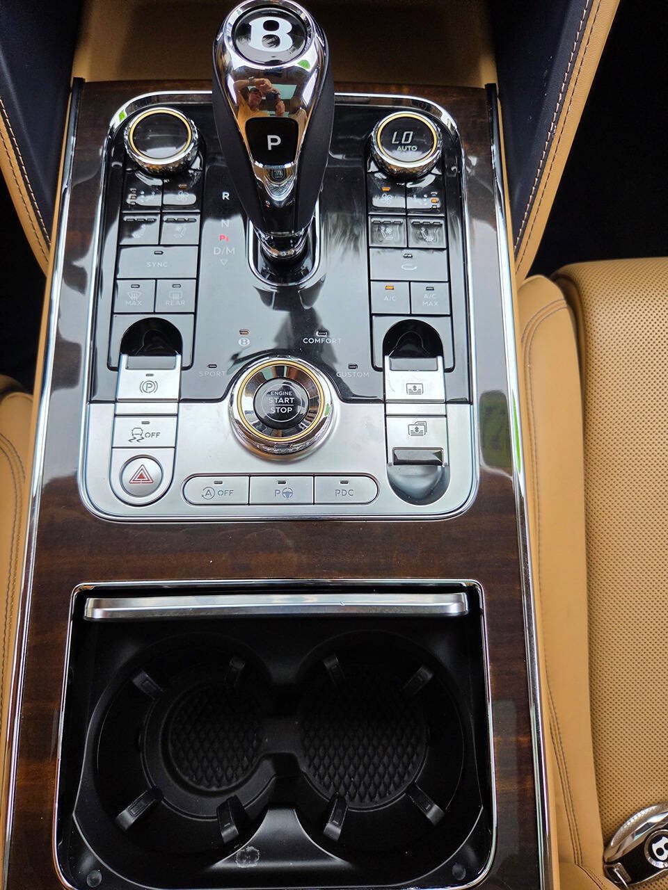 Used 2021 Bentley Flying Spur V8 AWD/4WD image 25