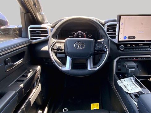 Used 2022 Toyota Tundra Platinum w/ Advanced Package AWD/4WD image 6