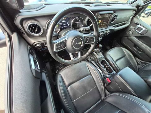 Used 2021 Jeep Wrangler Unlimited Sahara w/ Cold Weather Group AWD/4WD image 10