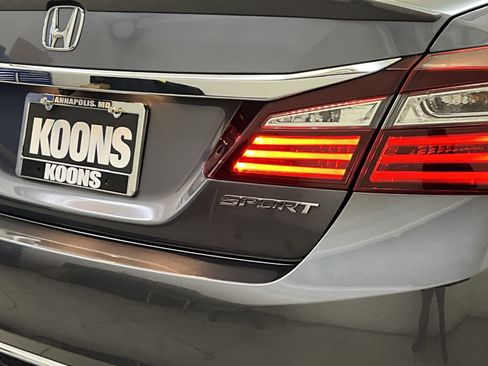 Used 2017 Honda Accord Sport image 27