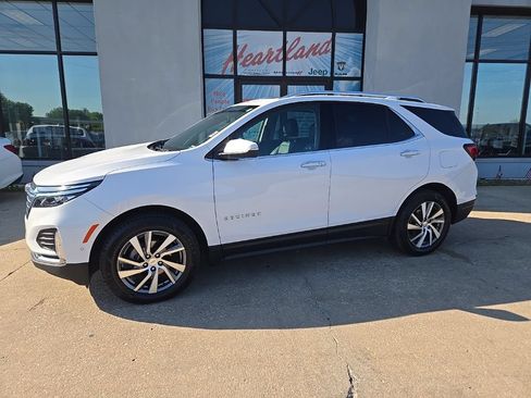 Used 2023 Chevrolet Equinox Premier AWD/4WD image 5