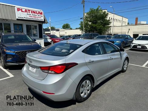 Used 2016 Hyundai Elantra SE FWD image 5