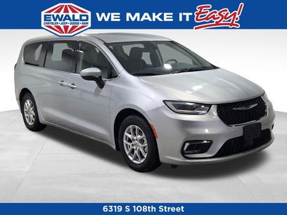 Certified 2023 Chrysler Pacifica Touring-L