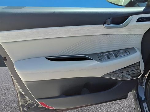 Used 2024 Hyundai Palisade Calligraphy image 16