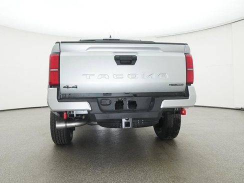 Certified 2025 Toyota Tacoma TRD Off-Road image 23