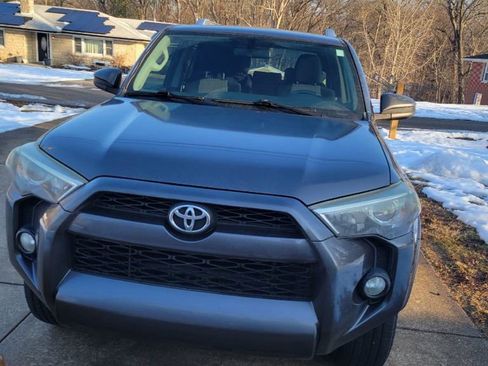 Used 2014 Toyota 4Runner SR5 image 5