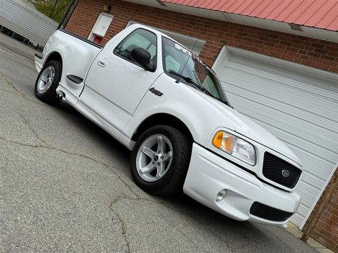Used 1999 Ford F150 Lightning image 27