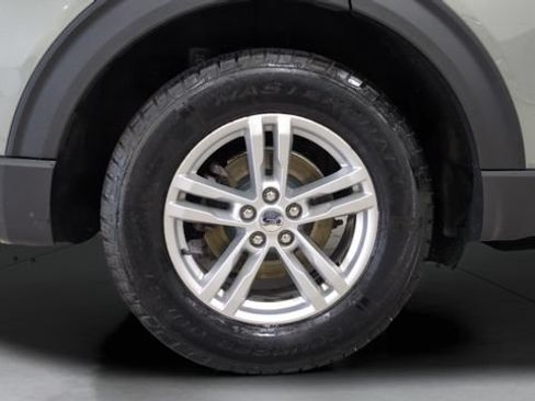 Used 2020 Ford Explorer XLT w/ Equipment Group 202A AWD/4WD image 24