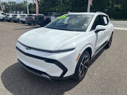 Used 2025 Chevrolet Equinox EV LT AWD/4WD image 12