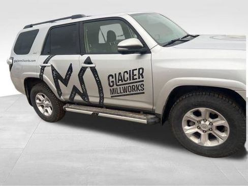 Used 2015 Toyota 4Runner SR5 image 6