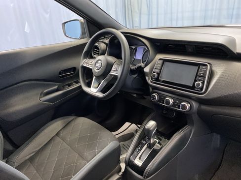 Used 2018 Nissan Kicks S image 37