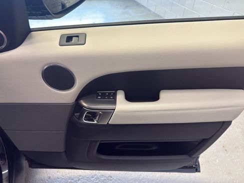 Used 2016 Land Rover Range Rover Sport Supercharged image 21