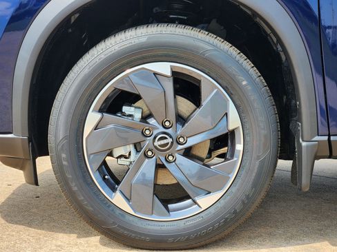 New 2026 Nissan Rogue SV image 10
