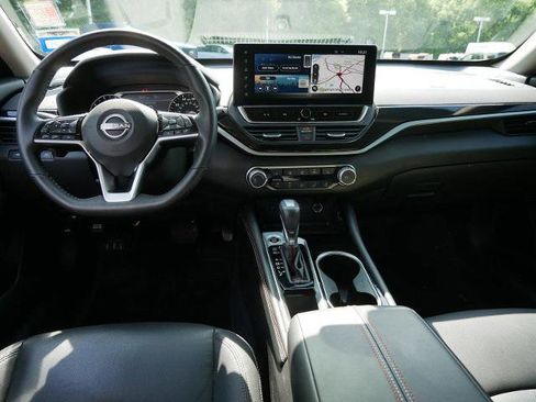 Certified 2023 Nissan Altima 2.5 SR w/ SR Premium Package FWD image 13