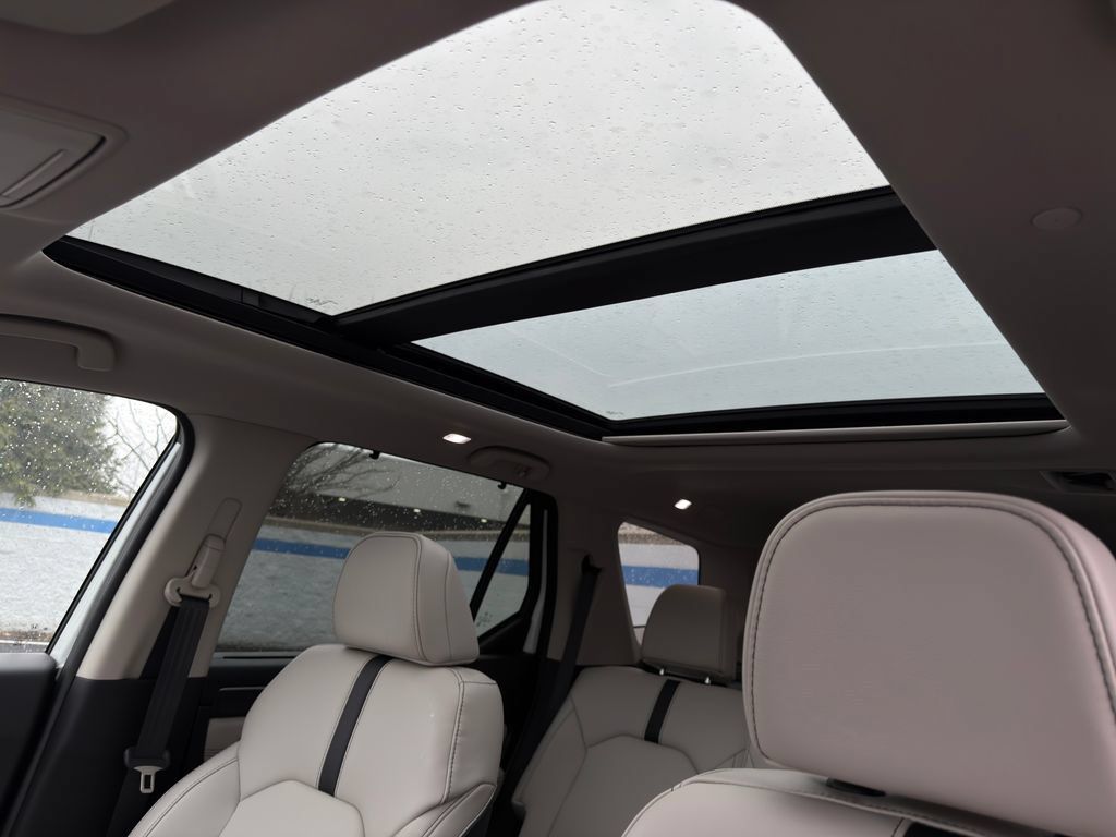 New 2026 Honda Pilot Touring image 11