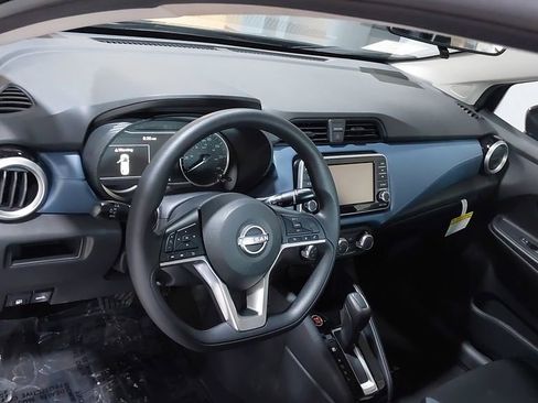 Used 2025 Nissan Versa SV w/ Trunk Package image 18