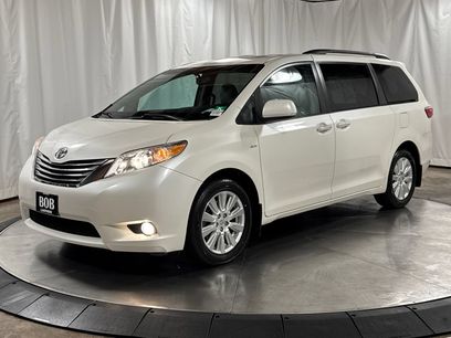 Used 2017 Toyota Sienna XLE Premium w/ Outdoor Package