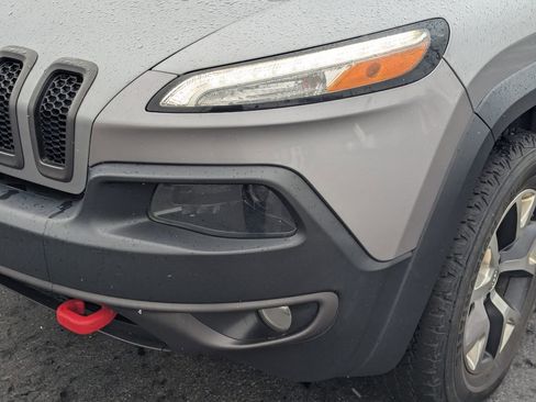Used 2015 Jeep Cherokee Trailhawk w/ Comfort/Convenience Group AWD/4WD image 12