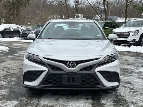 Used 2023 Toyota Camry SE image 19
