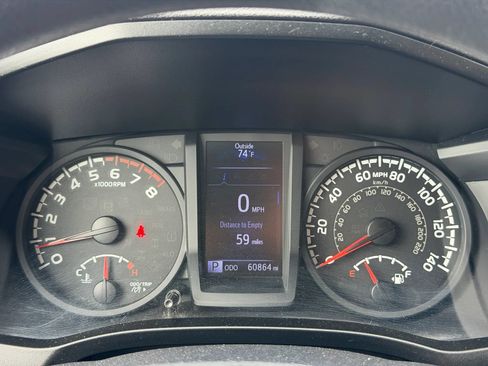 Used 2018 Toyota Tacoma SR RWD image 7