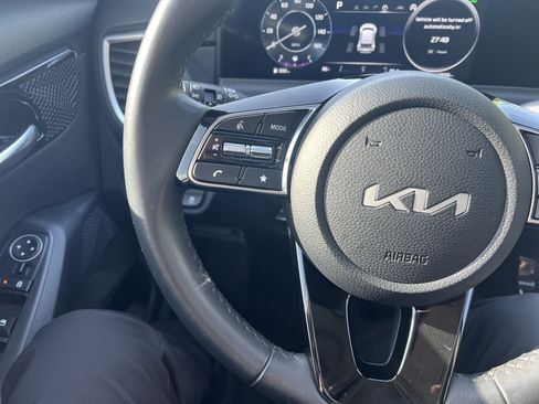 Used 2024 Kia Seltos EX AWD/4WD image 16
